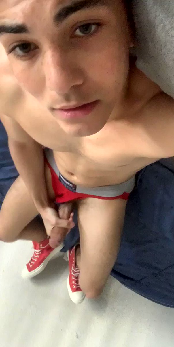 Alex Riley (@alexrileyxxx) on Twitter photo 2020-05-22 06:00:32 ✔️ ✔️