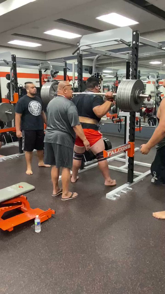 Happy Aloha Friday! Another day in the Sagapolu Office! Letโs GO LOGAN! 705 x 5 x 5 GO DUCKS! โฆ@lsagapolu77โฉ โฆ@AlemaSagapoluโฉ โฆ@_hsagapoluโฉ https://t.co/ST7u8mDvop