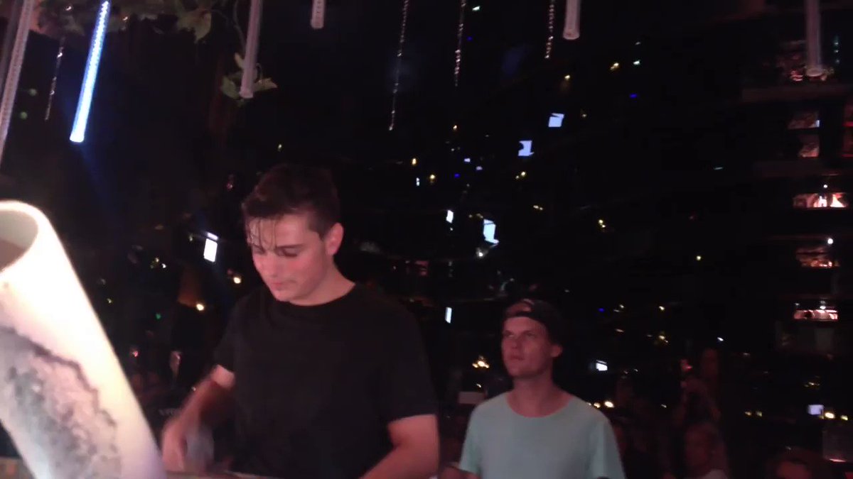 Dancing Astronaut (@dancingastro) on Twitter photo 2020-05-23 16:18:48 “Waiting For Love” is five today ◢ ◤ Avicii’s lead single from ‘Stories’ and also co-produced by @MartinGarrix Absolute chills from this moment. (via Alex Light/YouTube) “Waiting For Love” is five today ◢ ◤ Avicii’s lead single from ‘Stories’ and also co-produced by @MartinGarrix Absolute chills from this moment. (via Alex Light/YouTube)