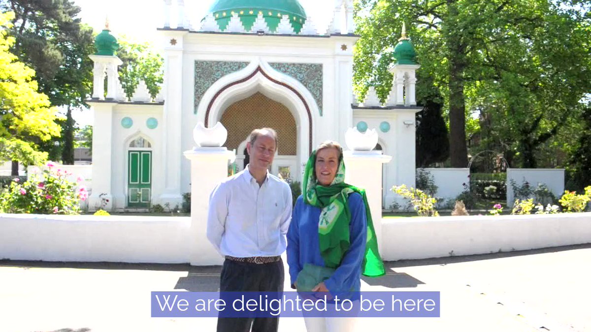 Today marks the end of Ramadan and the start of Eid celebrations for Muslims across the world. #EidMubarak #eidmubarak2020
The Earl and Countess of Wessex joined volunteers at @ShahJahanMosque on Thursday, where they helped pack food parcels and recorded this message. π₯β€΅οΈ https://t.co/5OKkgjpFVg