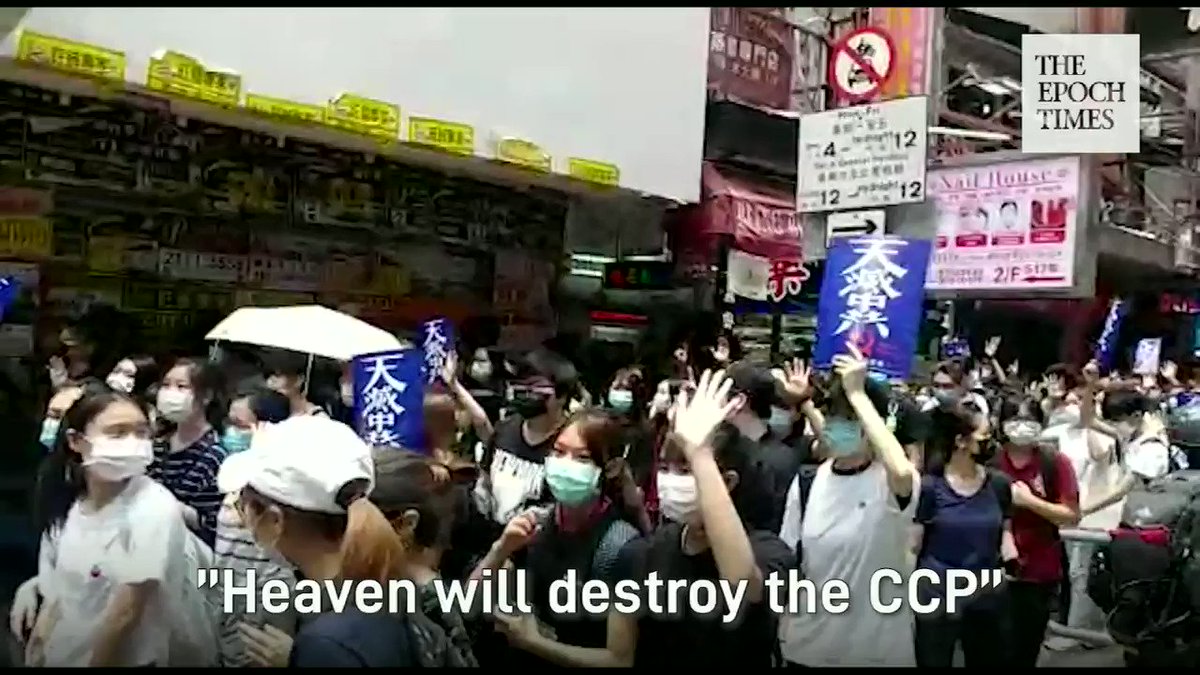 5月24日 香港人举行了中共武汉病毒爆发以来最大的一次游行示威 反抗中共针对香港人的国家安全条例的推出 示威人群中打出了 天灭中共 的口号 异议