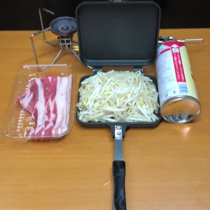年間二千個しか売れてなかったホットサンドメーカーがここ数ヶ月で二万個売れたらしいが おそらく ﾘﾛ氏 の影響が大きいような気がする Togetter