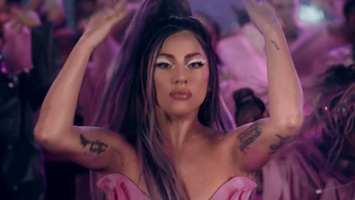 HINO! “Rain on Me”, de Lady Gaga em parceria com Ariana Grande, ultrapassou a marca de 600 MILHÕES de streams no Spotify ⛈ https://t.co/GpNlHKciEn