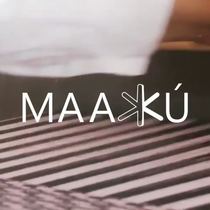 En MAAXKÚ confeccionan zapatos hechos en telares oaxaqueños. Ahora hacen cubrebocas para apoyar a los artesanos. Si tienes una PYME mándanos tu video de 1 minuto a #ElBuenVirus que nosotros lo subiremos gratis a nuestras redes. #NoNosDetieneElVirus https://t.co/9ORWDWCCMF https://t.co/QuFEL750o1