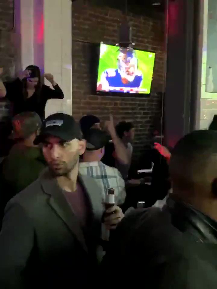Giants Videos (@SNYGiants) on Twitter photo 2020-05-27 18:13:52 Hope Daniel Jones is enjoying his 23rd birthday half as much as he enjoyed being at this bar Hope Daniel Jones is enjoying his 23rd birthday half as much as he enjoyed being at this bar