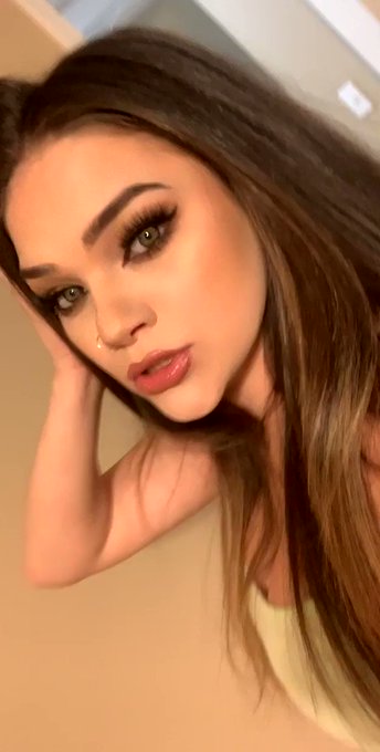 Hey, I actually felt ok enough to get ready today ? https://t.co/5T4XDP9ak4