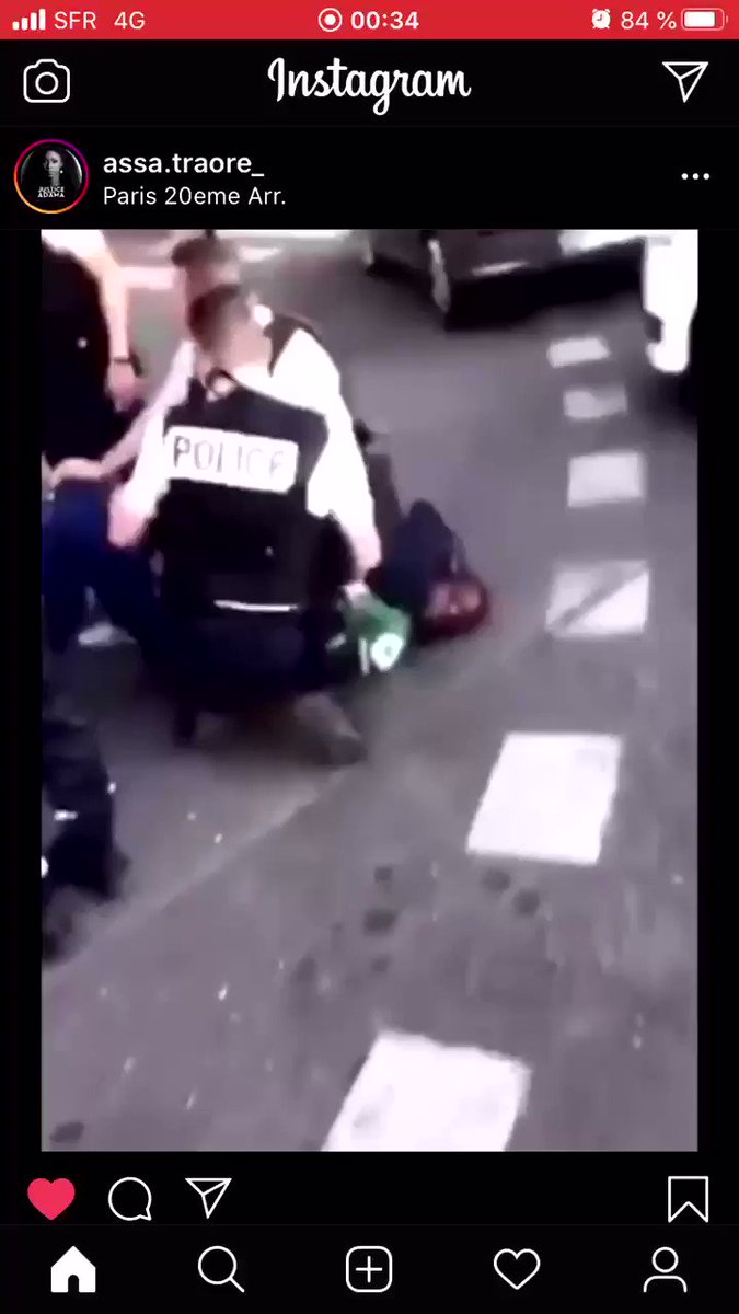 24H plus tard en France... les policiers français reproduisent la même chose... #BlackLivesMatter #JusticeForGeorgeFloyd #JusticePourTous https://t.co/h06J0LsIjS