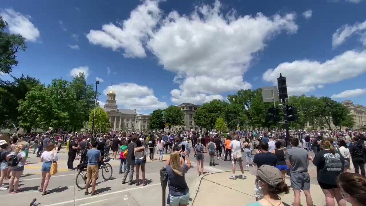 Chris Ruth (@ChrisRuthIA) on Twitter photo 2020-05-30 22:37:43 Somebody to lean on ❤️ #iowacity Somebody to lean on ❤️ #iowacity