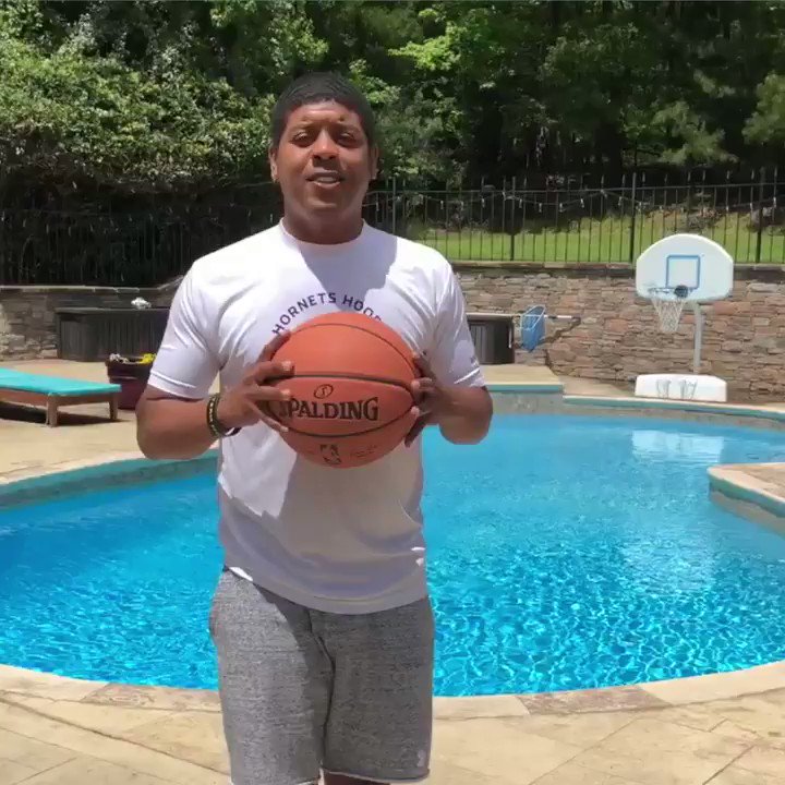 Watch your ankles! For the latest Hornets Hoops Drill, Ty Bogues breaks down Assistant Coach Nate Mitchellβs crossover drills! π @LendingTree x #NBATogether https://t.co/wTzVj96a1i