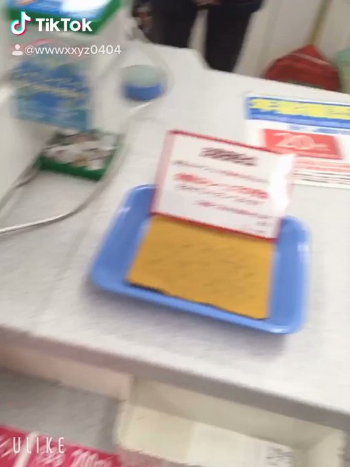 コロナ中頑張っている高校生にこんなことしかできないなんてなんて大人だ僕は、😭 https://t.co/JTvYzUtPXD