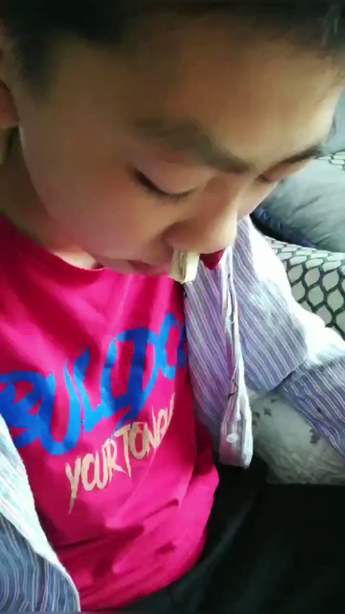 何方美（侠女十三妹）及丈夫被强迫失踪 - 😭太难受了，今天四川广安疫苗家长张世兰其11岁的儿子鼻子流血不止！！孩子2009年出生，2014年接种疫苗致免疫性血小板减少性紫癜。疾控鉴... 