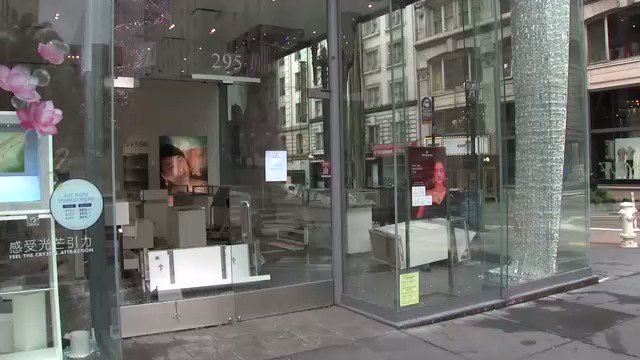 Looters and vandals strike San Francisco's Union Square