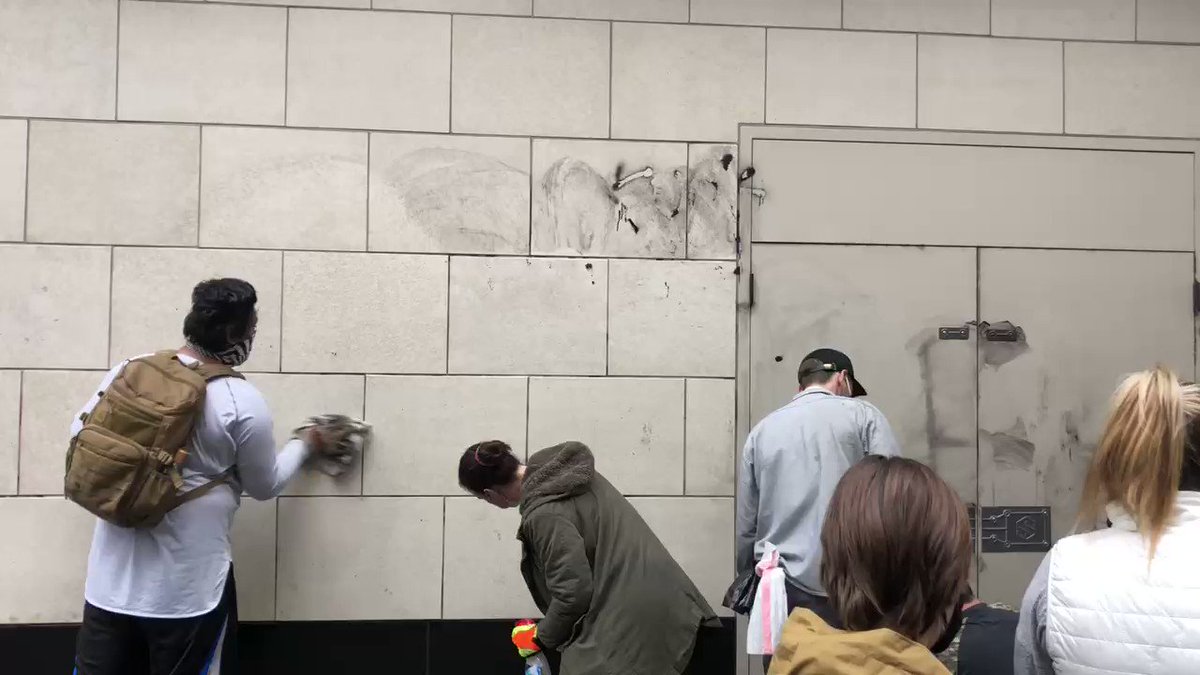 Brandi Kruse (@BrandiKruse) on Twitter photo 2020-05-31 16:29:17 People in downtown #Seattle this morning, trying to help put their city back together. β€οΈ (Images: @merollacoasterr) People in downtown #Seattle this morning, trying to help put their city back together. β€οΈ (Images: @merollacoasterr)