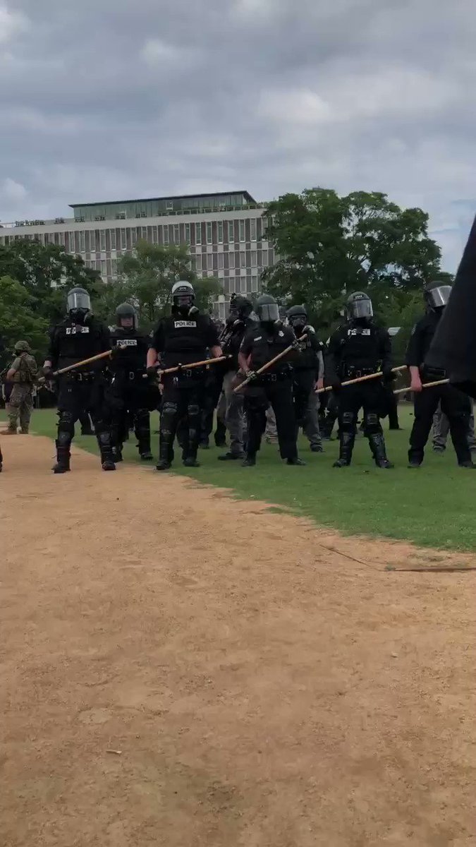 (っ-)╮ (@sweeeetdee_) on Twitter photo 2020-06-01 05:54:01 please watch. please listen closely. if anyone has any information on this man / a link to his go fund me please let me know. this is absolutely not okay. we will not be silenced. please watch. please listen closely. if anyone has any information on this man / a link to his go fund me please let me know. this is absolutely not okay. we will not be silenced.
