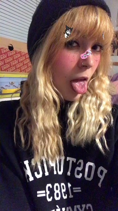 I am ready for our first shoot <3 https://t.co/sk88aNrFMW