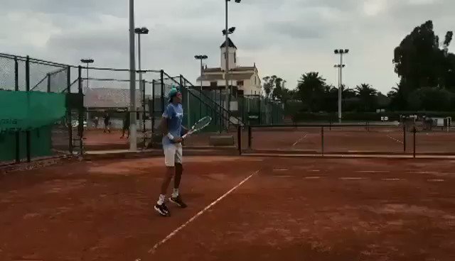 Poco a poco volvemos a ver actividad en las pistas 🎾 Ánimo crack 💪🏽 #tennis #backoncourt #wearereadyascsafe #babolat #BabolatFamily https://t.co/dHlGsYDjmA