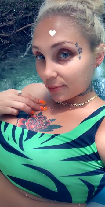 Taking a break at Ginnie Springs☀️ https://t.co/p4aY893Cml