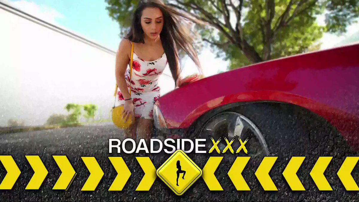 RoadsideXXX on Twitter "Oh wow! look at RealLillyHallXX work her way