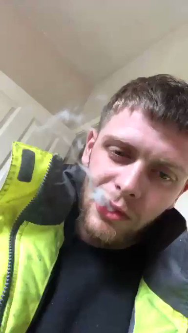 J after grafting. ??

@smokingdudes @scallythuglover ?

#smokingmen #jtime https://t.co/bHsKUSxfmD