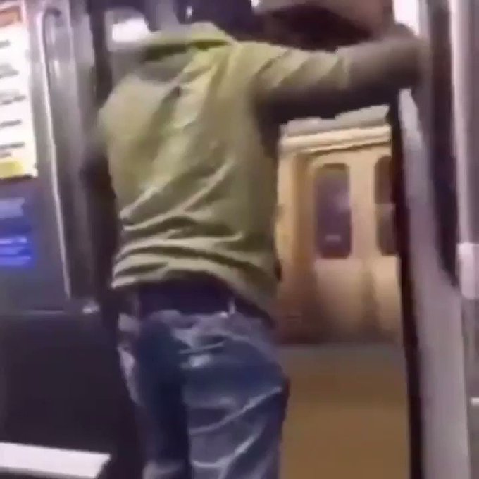 When u tired of life 😭😭😭😭 https://t.co/BzkEj910sn<a href="/tag/newprofilepic"class="tags"><span>#newprofilepic</span></a>