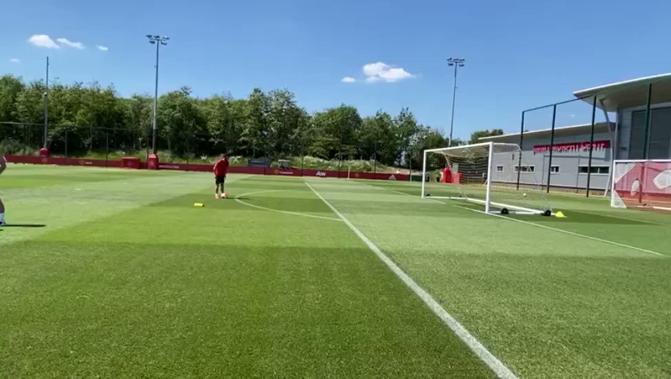 When @juanmata8 orders, you have got to deliver! 🎯😏
@ManUtd https://t.co/gNFub9IGk8