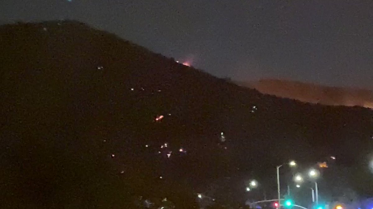 Josh Haskell (@abc7JoshHaskell) on Twitter photo 10/06/2020 09:20:14 .@LAFD hitting this Fire hard in #belair - near where #2017 fire burned. A few hotspots on the hillside lit up .@LAFD hitting this Fire hard in #belair - near where #2017 fire burned. A few hotspots on the hillside lit up