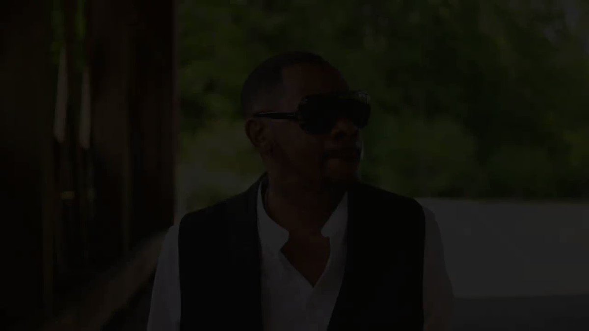 Tears In Heaven ๐๐ฟ music video out tomorrow, Fri 6/12 at 9am ET/ 6am PT on my YouTube channel. Come and talk to me in the comments! ๐บ https://t.co/897ihljUeZ https://t.co/oys0hJ77lx