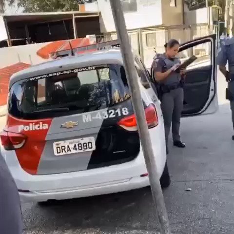 "Só porque eu sou preto e MC", disse o cidadão que teve o carro apreendido com dívidas de R$ 23.639,75 em IPVA, R$ 533,44 em multas e R$ 108,13 em licenciamento.
Parabéns aos PMS que cumpriram a lei! https://t.co/bizHCvOTjw