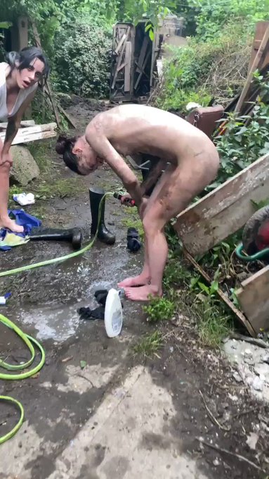 🎥Back stage.🚿Bath time in the garden 🌳of our Perverse family👨‍👩‍👧‍👦 Healthy cold shower by @PoisonTabitha