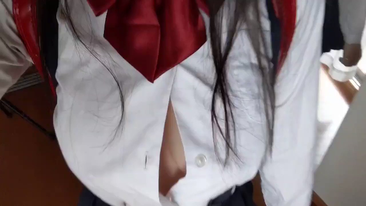制服 おっぱい 自撮り  / X