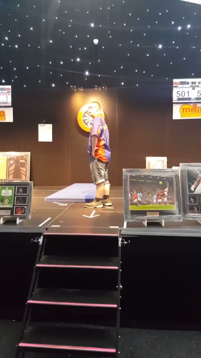 Daryl Gurney @Superchin180