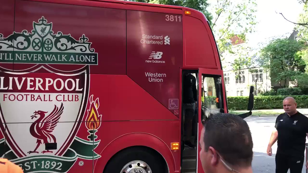 Happy birthday to the legend Jurgen Klopp. So happy to have met him  crossed one of the dream bucket list! 