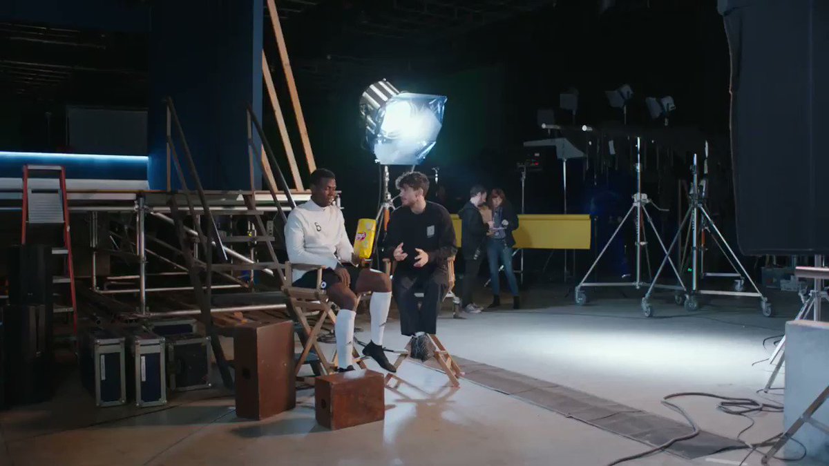 Ready π¦β½ #LaysUnited @LaysUnitedβ
β
(Donβt have to share my Layβs now that weβre 6 feet apart. This was filmed pre-COVID π)β https://t.co/wjNnIE2D7q