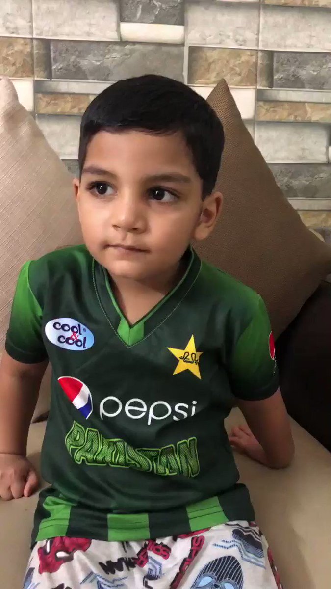 Probably the cutest narration you could hear to recall the #CT17Final ๐คฉ๐คฉ
๐Junior @SarfarazA_54
https://t.co/O7Iw10L3n5