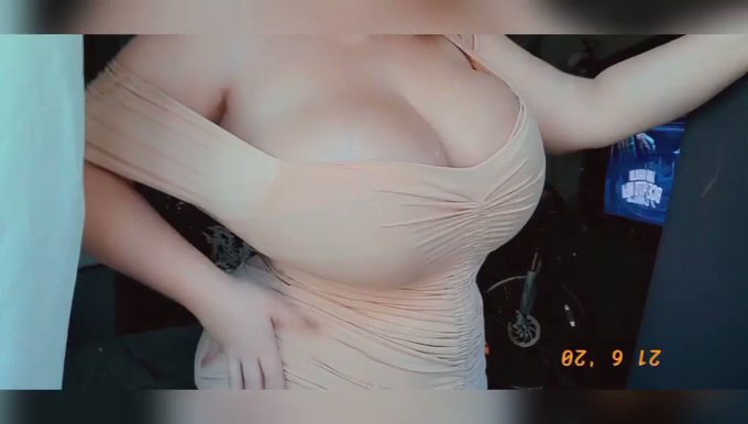 Help me get a date?
What dress should I wear??
1, 2, 3 or 4?? https://t.co/cZMO8ycNxX