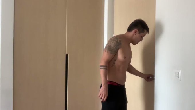 Estuve sin hacer nada hasta que @galileloXXX me llam&oacute; para que lo ayudara a apretar unos tornillos del<a class="tags" target="_blank" title="On Twitter" href="/?out=eyJ0eXAiOiJKV1QiLCJhbGciOiJIUzUxMiJ9.eyJpYXQiOjE3MTkzMzcwNjksImlzcyI6InR3cG9ybnN0YXJzLmNvbSIsIm5iZiI6MTcxOTMzNzA2OSwiZXhwIjoxNzUwODczMDY5LCJyZWRpcmVjdF91cmwiOiJodHRwczovL3R3aXR0ZXIuY29tL2dhbGlsZWxvWFhYIn0.AfToAc4q3YzsuX-spR_0qzoO8gILA2zyig0ZoodbbAWpHJS-X2lkGCQeSf3yV7mMRSn7JSwU3WEhXrHTRmYCww">@galileloXXX</a><a href="/tag/rt"class="tags"><span>#rt</span></a>