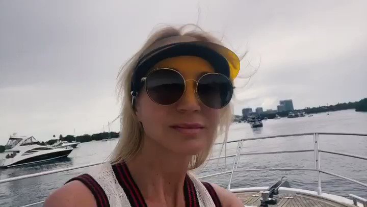 Настроение - Лето ☀️💦🕊 #кристинаорбакайте #свобода #kristinaorbakaite #клавдияземцова #лето https://t.co/w7rx5S0CaU