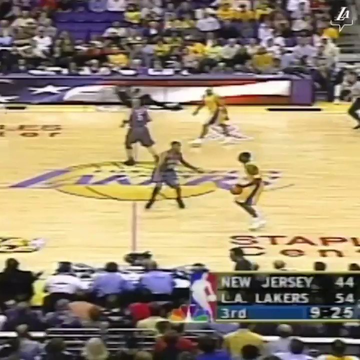 Timeless Sports (@timelesssports_) on Twitter photo 2020-06-23 18:39:22 Kobe handing out posters during the β02 NBA Finals. βΎ (π₯: @lakers) Kobe handing out posters during the β02 NBA Finals. βΎ (π₯: @lakers)