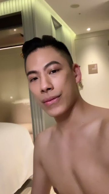 Daddy knows his lil pussy wants to drink some milk @fillyou19  ????   Subscribe his OF to see more ??https://t