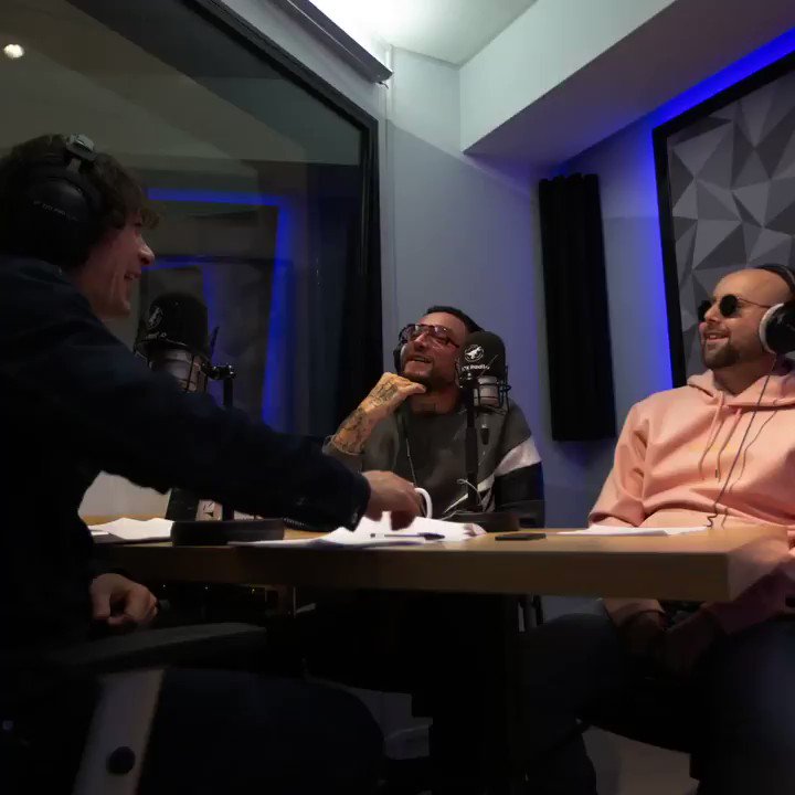 Alle 17 in onda una puntata imperdibile di #Zeitgeist in cui @THEREALGUE racconta di film porn, cambio nome e altre storie incredibili con Jacopo Pesce. Replica alle 22. https://t.co/y6Cnpv8r3a (qui anteprima) https://t.co/xQTUcXM962
