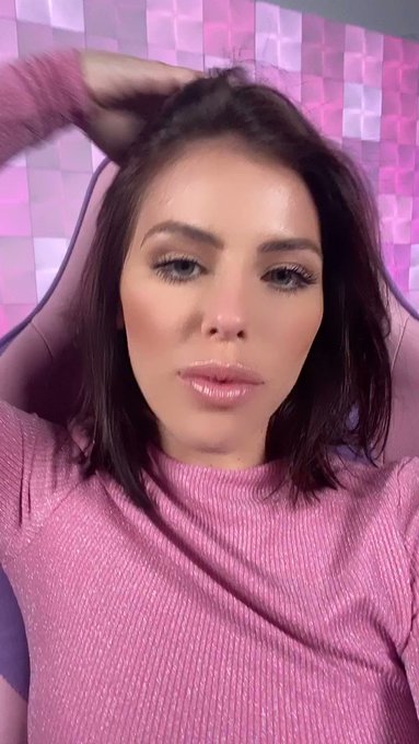 Join me for some gaming and chatting! ?? https://t.co/V7o0bjtBR3  ?? https://t.co/SKytQMs0Kj