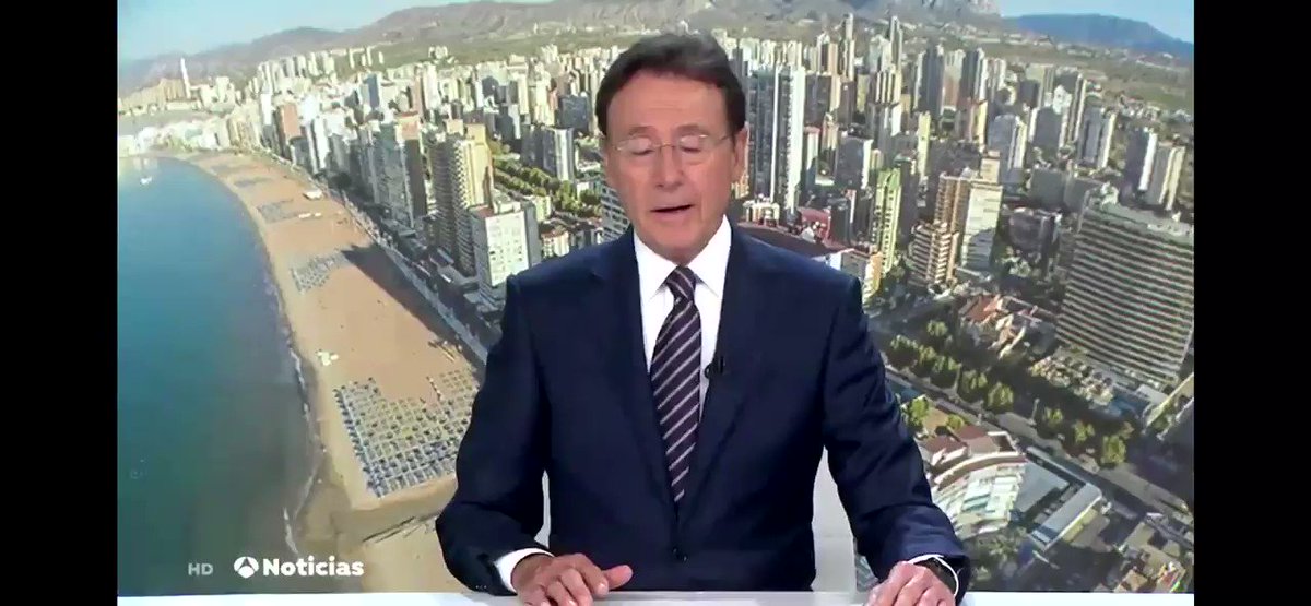 Poco a poco, queda mucho trabajo por hacer ... #Benidorm ha trabajado en minimizar los riesgos e implantar medidas de seguridad en el ámbito público y privado. @AsiaGardensES es un ejemplo de ello. @visitbenidorm #picopalayextremandolaseguridad https://t.co/NHWFtwT61V