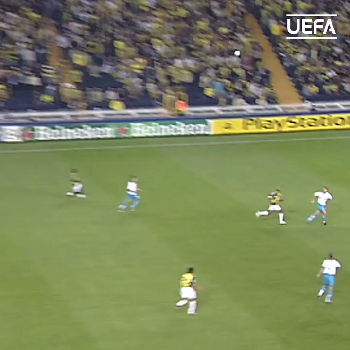 A delightful backheel assist from Fenerbahçe legend Alex 👏
#UCL | @Fenerbahce_EN | @Alex10 https://t.co/3LcBnpSSbv