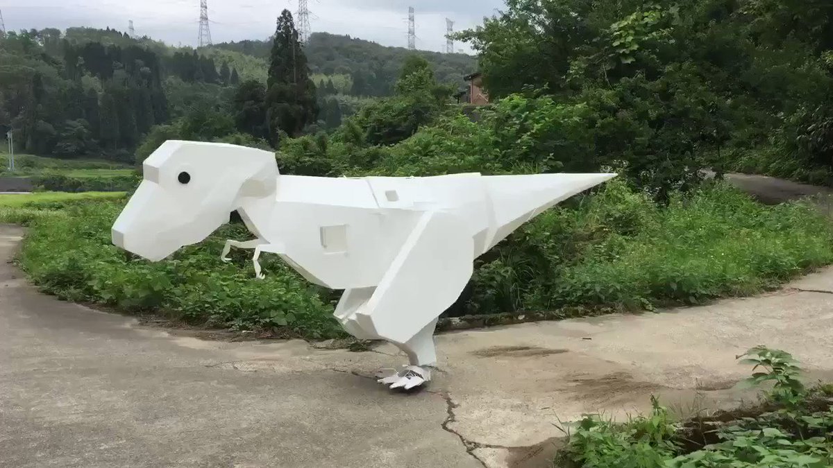 白いティラノサウルスがしっぽをふりふりトコトコ 手作り恐竜 うちのシロ 動画に癒やされる ねとらぼ 白いティラノサウルスがしっぽをふりふりトコトコ 手作り恐竜 うちのシロ 動画に癒やされる ねとらぼ