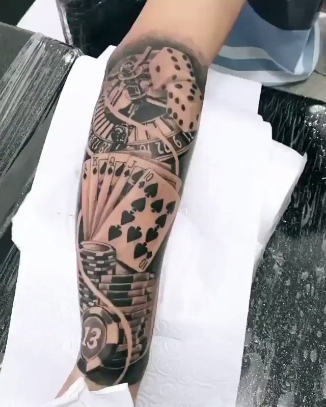 Traçado on X: Tatto - Os últimos de nós . . . Fariam uma tatuagem