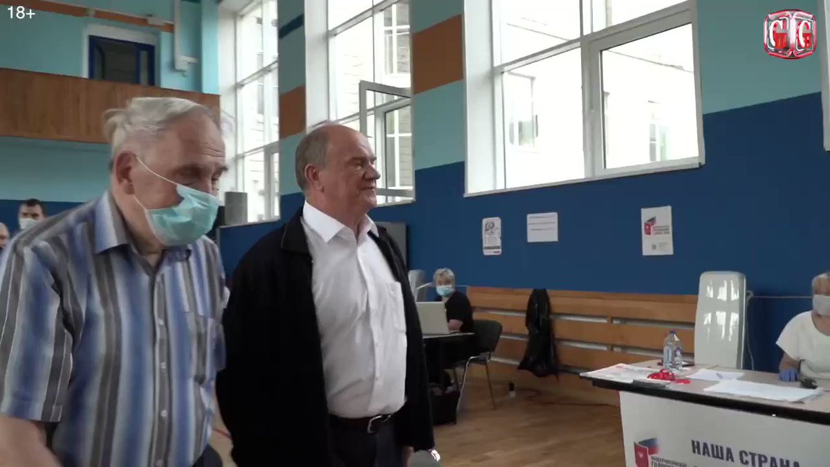 Голосование по поправкам - не референдум. Это общероссийский опрос, который вдобавок протекает по непонятным правилам. В такой ситуации нельзя позволить, чтобы ваш голос был украден.
Поэтому я, как и вся наша партия, пришёл сегодня на избирательный участок и проголосовал ПРОТИВ. https://t.co/O4oLiUPDRP