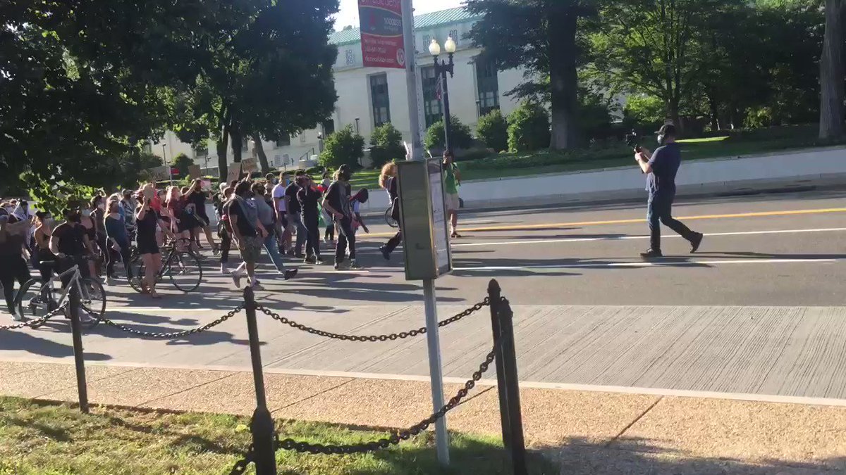 Black Lives Matter protestors chanting anti-Jewish slogans. Who are the true racists now?! https://t.co/RgKpv7CQNm
