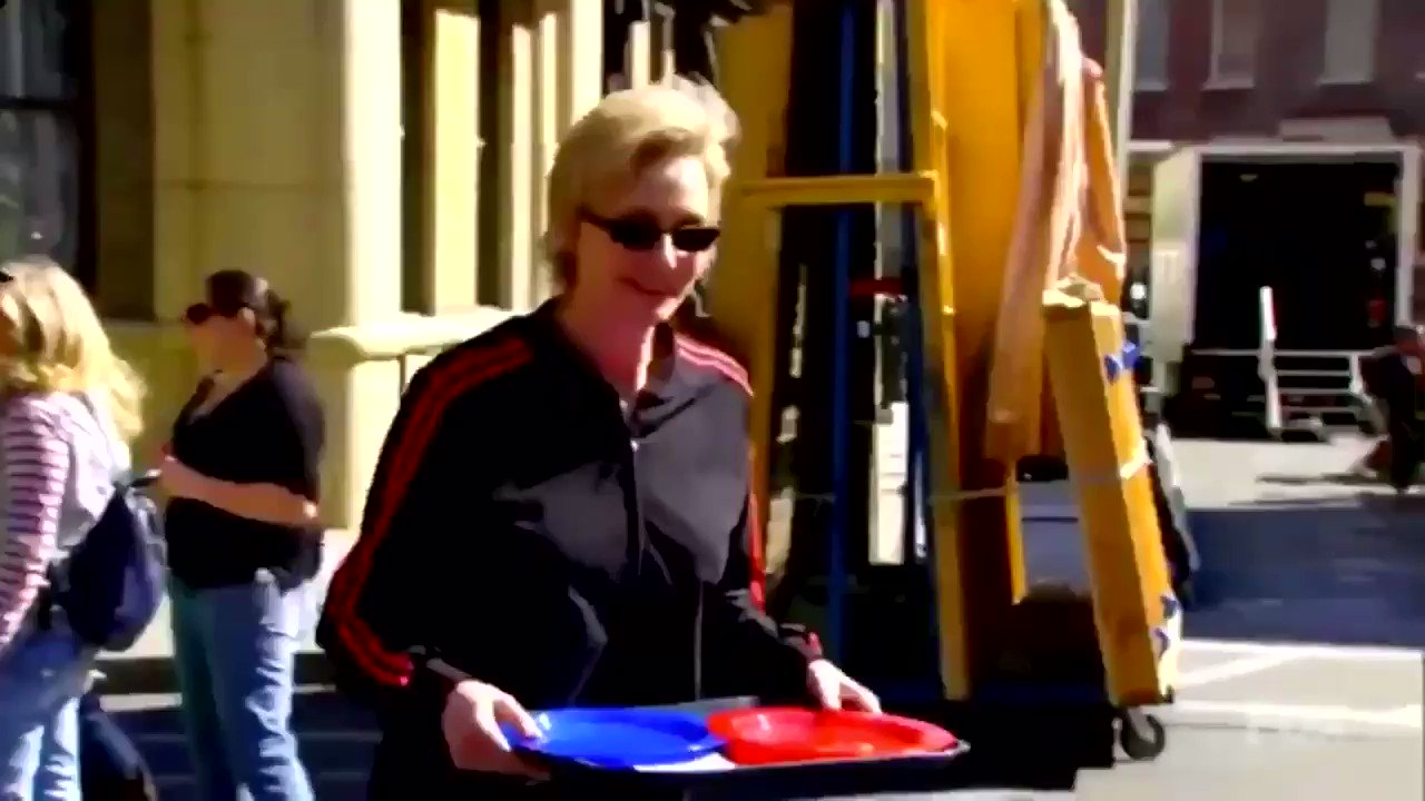 Jane Lynch Just Trying To Do My Part 21 Sue Sylvester Memes I M Going To Create An Environment So Toxic T Co Uklamdhdsc Twitter