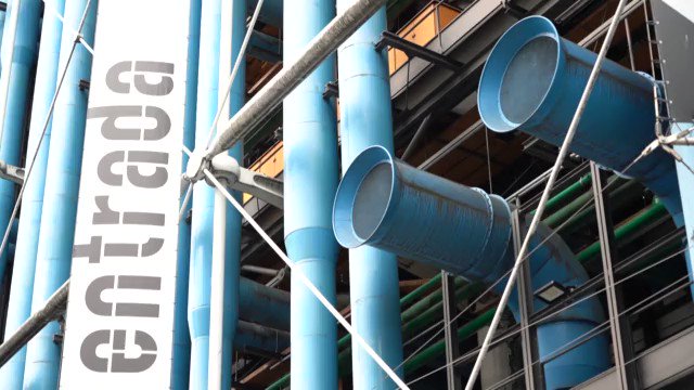 VIDEO: Applause as public return to reopened Pompidou Centre in Paris.
The first visitors entered to the applause of staff of the Pompidou Centre in Paris at it reopened its doors to the public after being closed for more than three months due to the coronavirus crisis https://t.co/TuBeBrKckK