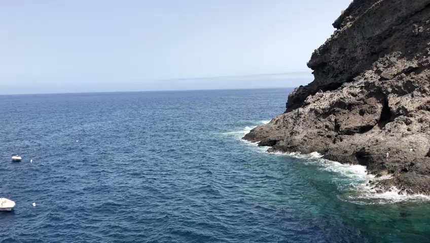 🎲Adivina, adivinanza... ¿Serías capaz de averiguar dónde está hoy nuestra @lafalconetti? Pistas ⬇️
1⃣ Es un pueblo dentro de una cueva
2⃣ Es de los lugares más impresionantes del país
⏰ Todo esto y más a partir de las 19:15 en @La1_tve https://t.co/TPACSxkF9N